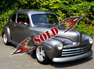 Right front 1947 Ford Deluxe